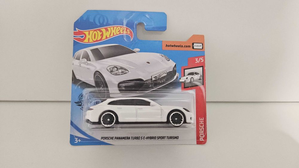 Hot Wheels Porsche Panamera Turbo S E-Hybrid