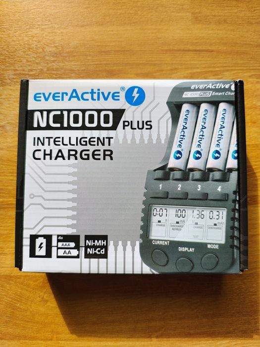 Ładowarka EverActive NC1000 PLUS