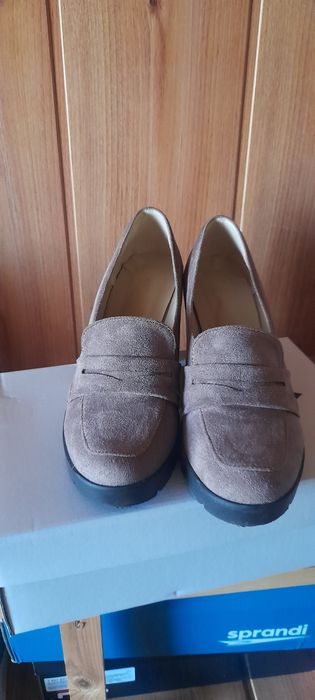 Buty damskie zamszowe na obcasie