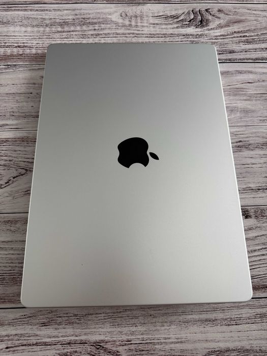 MacBook Pro 14’ 2021 M1 Pro 32GB RAM 512Gb SSD Silver
