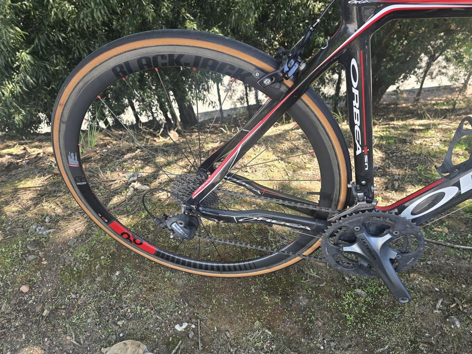 Orbea orca com rodas de carbono