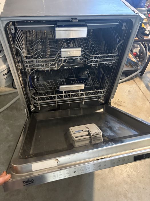 Sprzedam zmywarke beko din28431