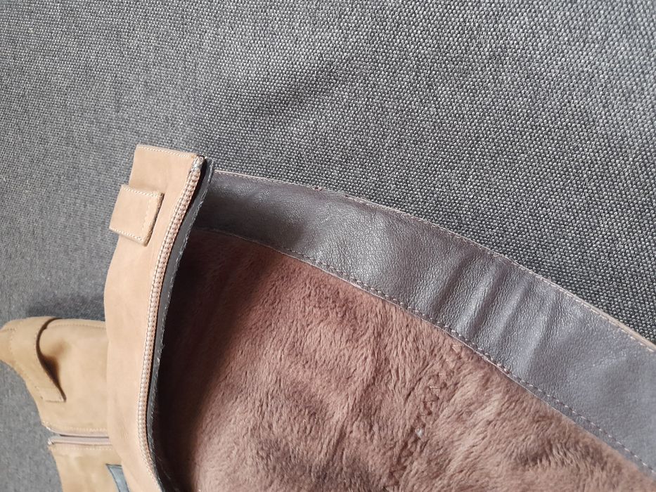 Сапожки на каблуке 35 р.