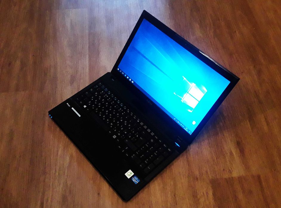 Продам ноутбук Fujitsu - CORE i3