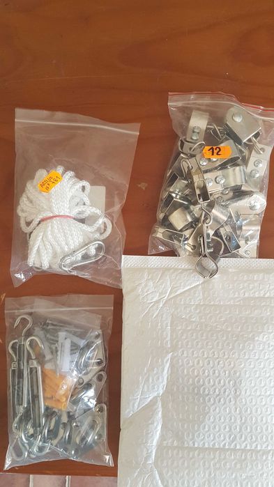 Cobertura  telescópica de 3x3m em HDPE para pergola com acessórios