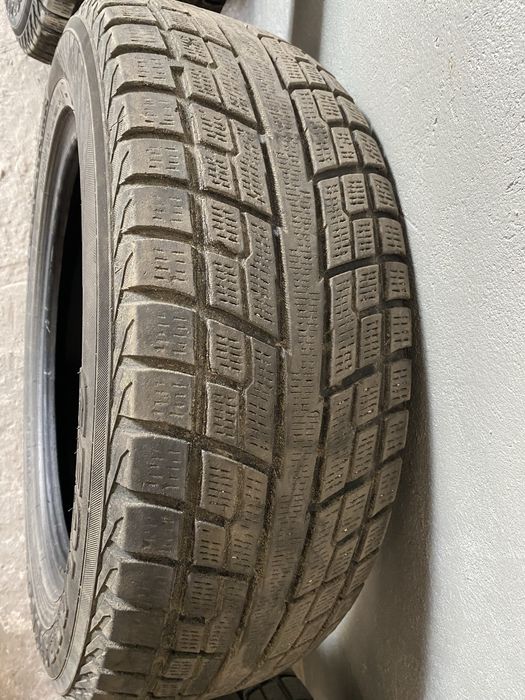 Шины yokohama 225/60 R17 износ 50%