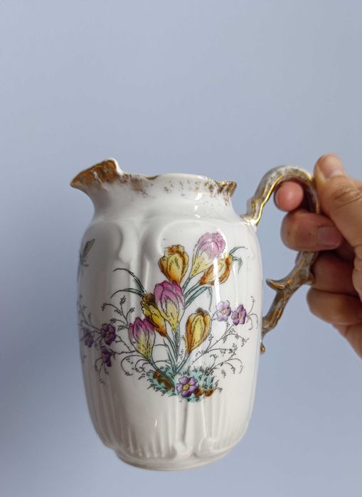 Leiteira em Porcelana