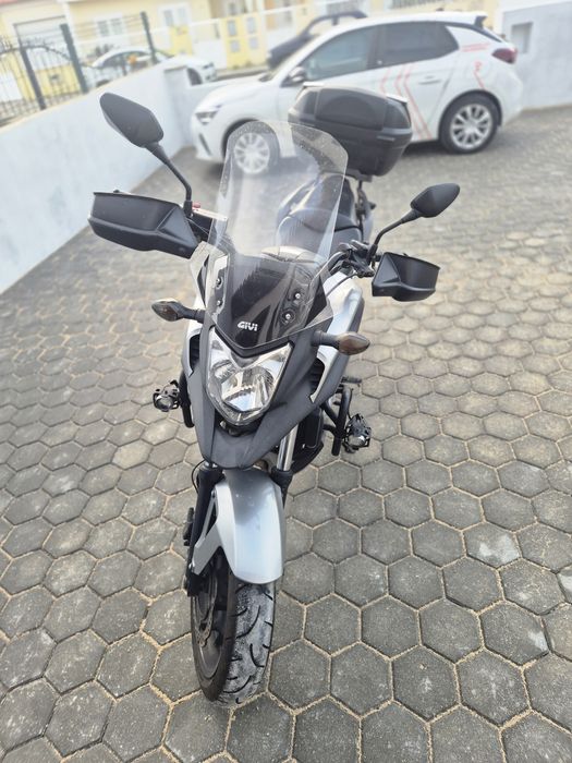 Honda  NC  700x.
