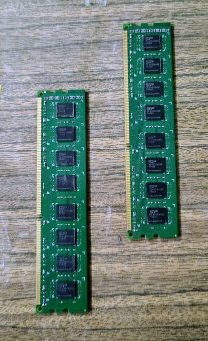 Оперативна пам'ять  DDR3 16gb
Silicon Power 
16GB (2 x 8GB) DDR3 1600