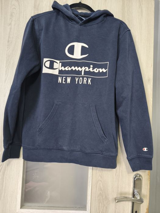 Granatowa bluza z kapturem Champion r. S