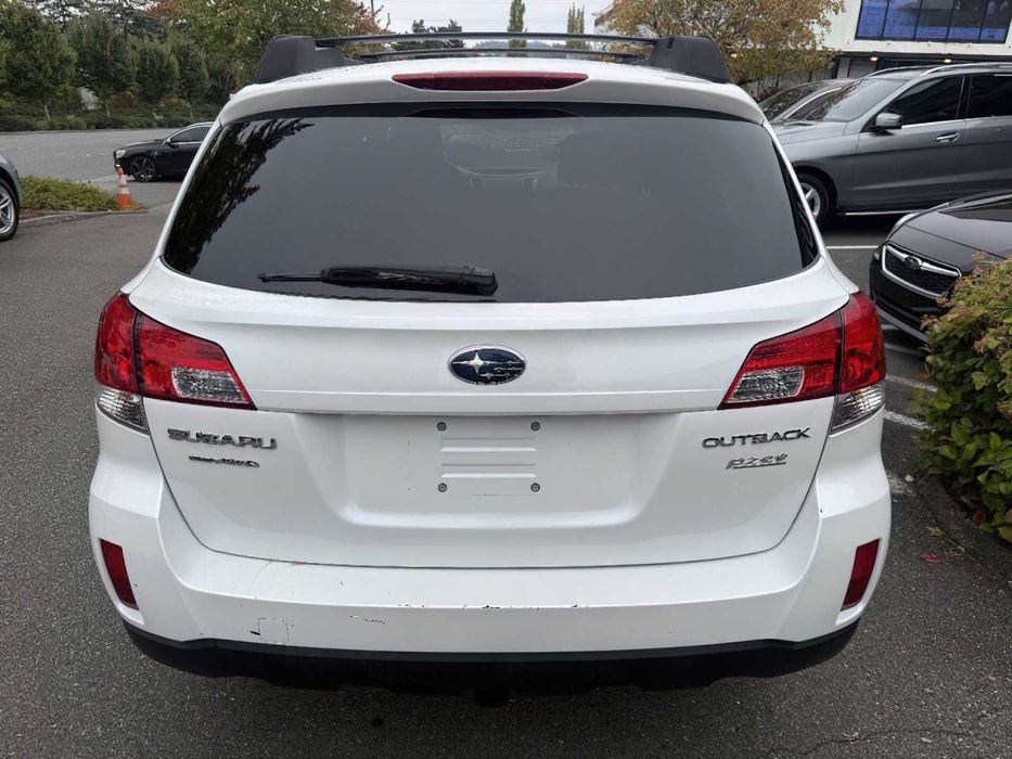 Subaru Outback 2.5i Limited      2013