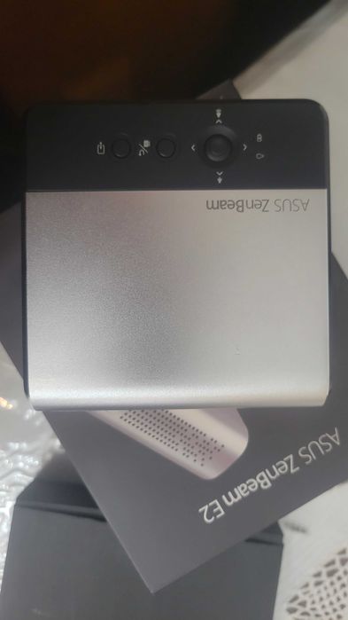 Projetor ASUS ZenBeam E2
