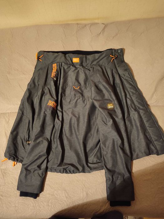 Kurtka szwedka Superdry przeciwdeszczowa rozmiar L