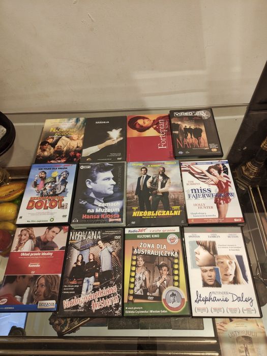 12 filmów na DVD
