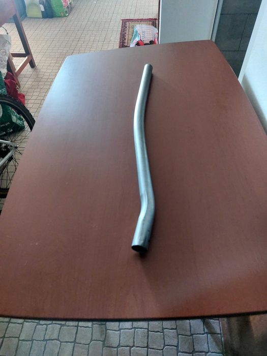 Mesa com pouco uso conforme fotos