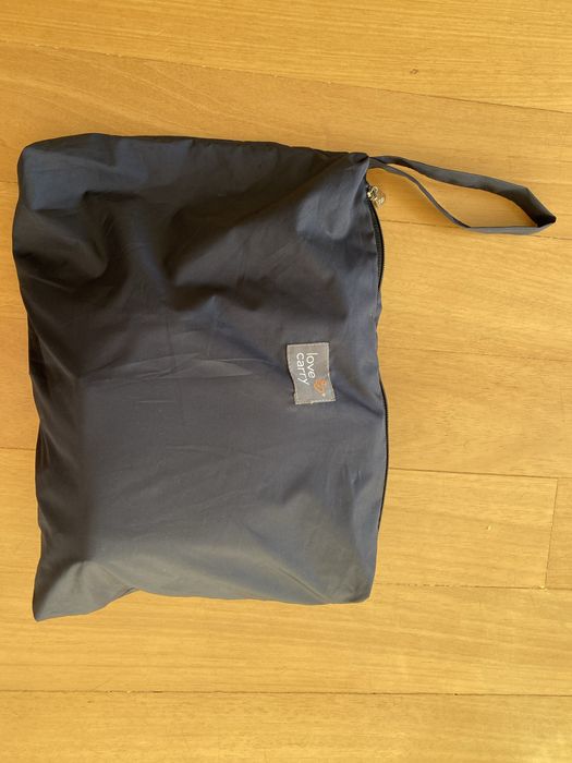 Porta-bebé Love&Carry em estado como novo