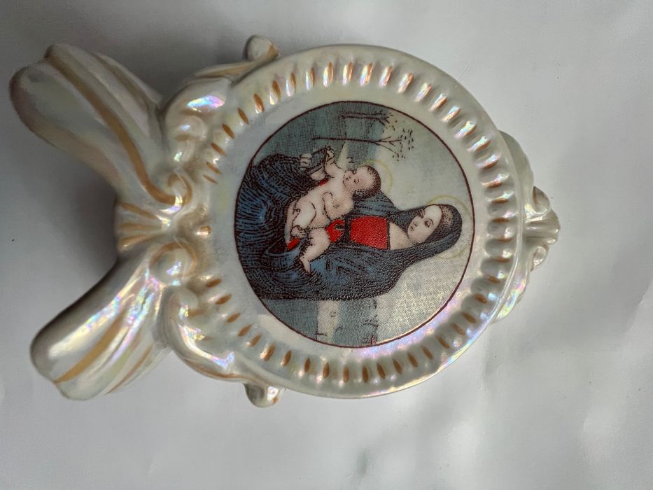 Статуетка «Божа Матір із сином». Фарфорова.