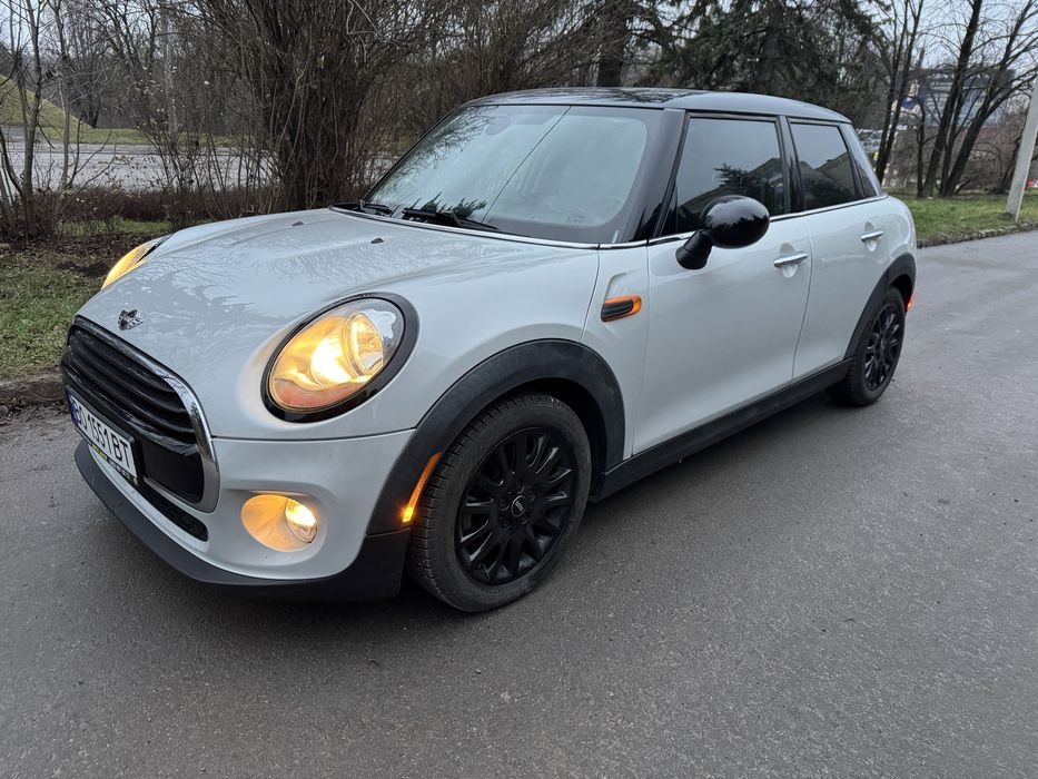 Mini Cooper one 4 doors 2017