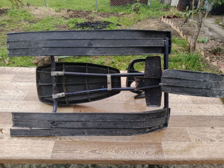 Продам санки чук і гек