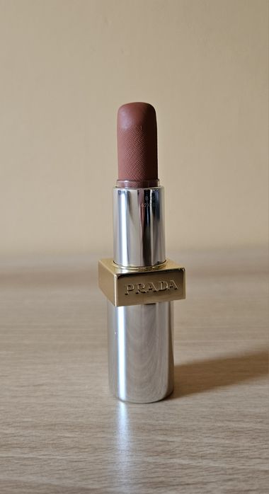 Pomadka do ust Prada Monochrome Hyper Matte