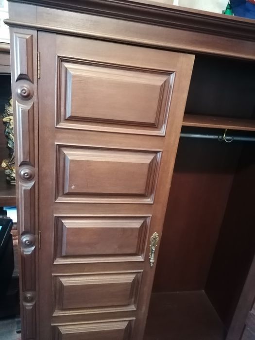 Vendo armário em castanho para Hall, escritório...