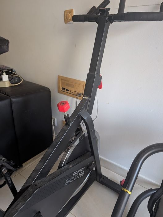 Bicicleta Spinning DOMYOS Biking 100 Decathlon — 12 kg