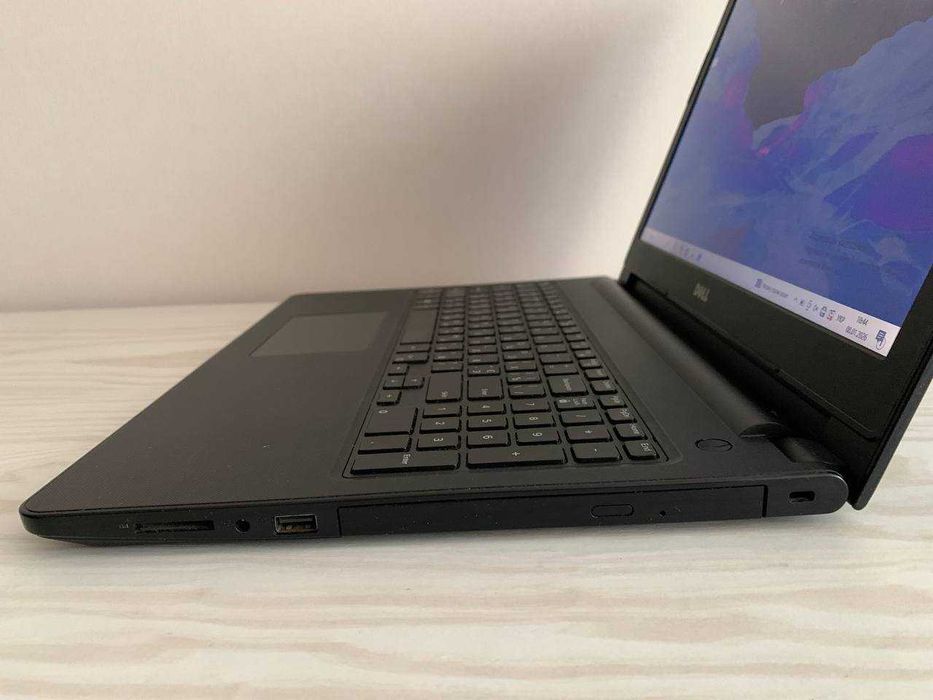 Ноутбук DELL Vostro 15-3568/15.6”/Intel i5-7200U(2.5-3.1GHz)/8Gb/240GB