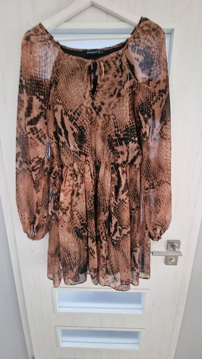 Zwiewna elegandzka sukienka L