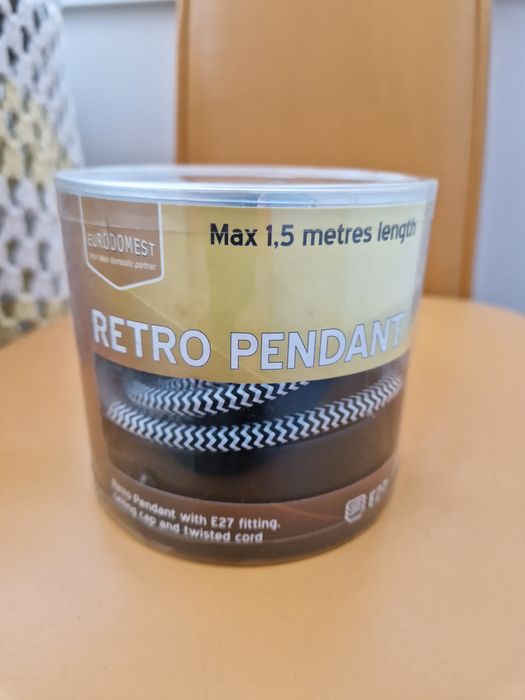 Lampy sufitowe na żarówkę dekoracyjną