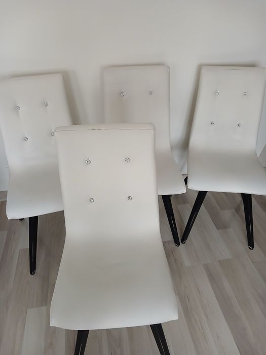 Witam sprzedam 4 krzesła cena 600zł