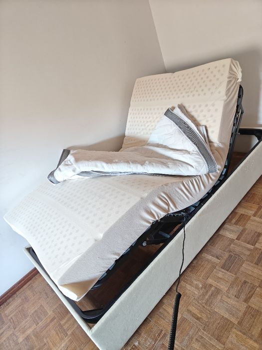 Cama articulada em bom estado