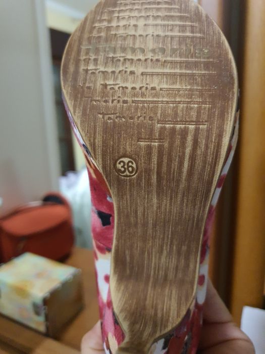 Sapatos Tamaris 10cm
