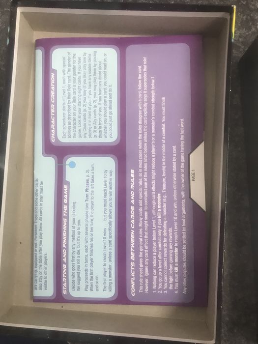 Jogo tabuleiro em ingles , teve pouco uso