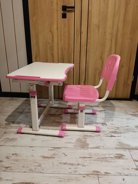 Biurko i krzesło CUBBY stan bdb