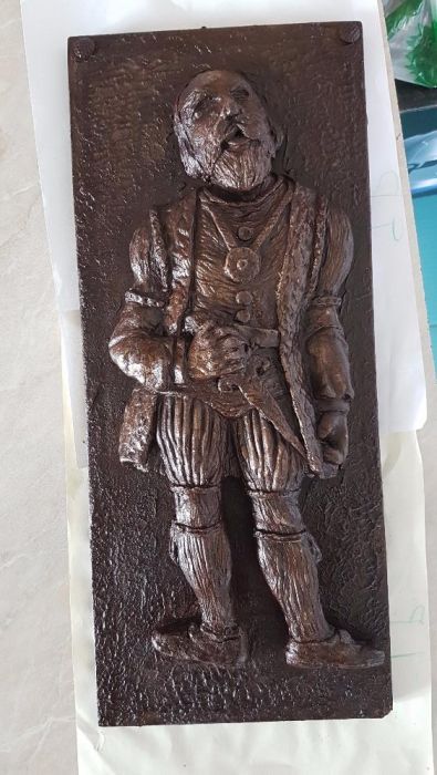 Płaskorzeźba: Szlachcic gliniana/gipsowa na płycie