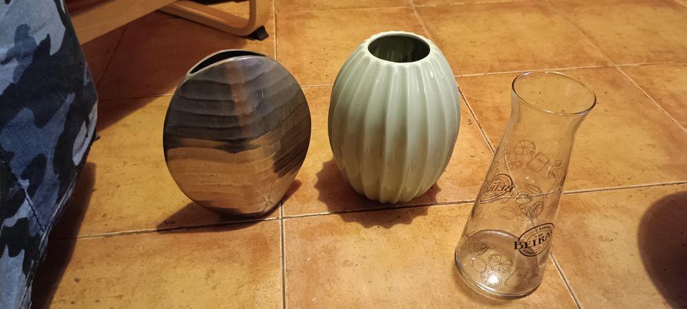 Jarras de vidro ou porcelana