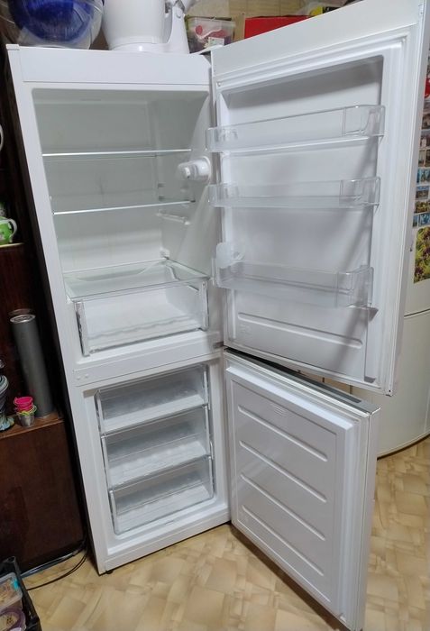 Холодильник Indesit