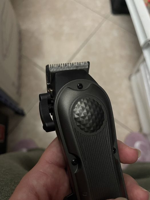 Máquina de Cabelo. Nova