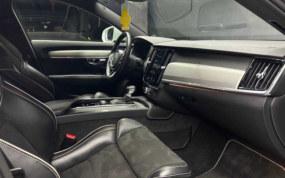 Volvo S90 2017 року