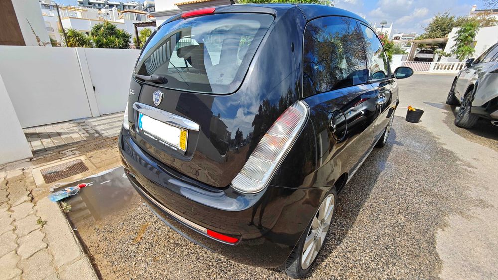 Lancia Ypsilon 1.2 motor Fire, em otimo estado.
