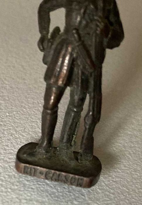 Figurinha de Metal Antiga Kinder: Kit-Carson