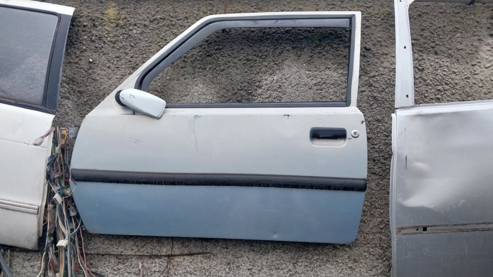 Двері таврія в доброму стані.