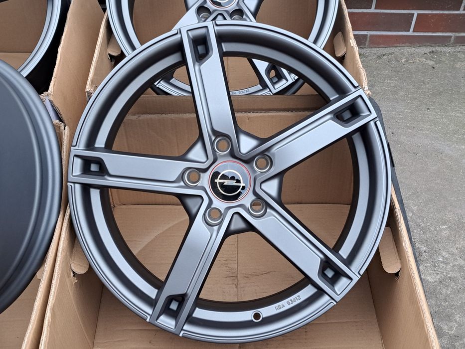 Alufelgi 18 Nowe! Opel Insignia 5x120 7,5Jx18H2 ET35 GRAFIT!