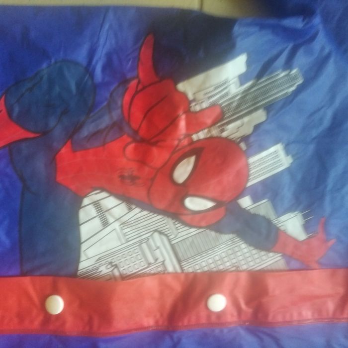 Płaszczyk przeciwdeszczowy na 104 cm Spiderman