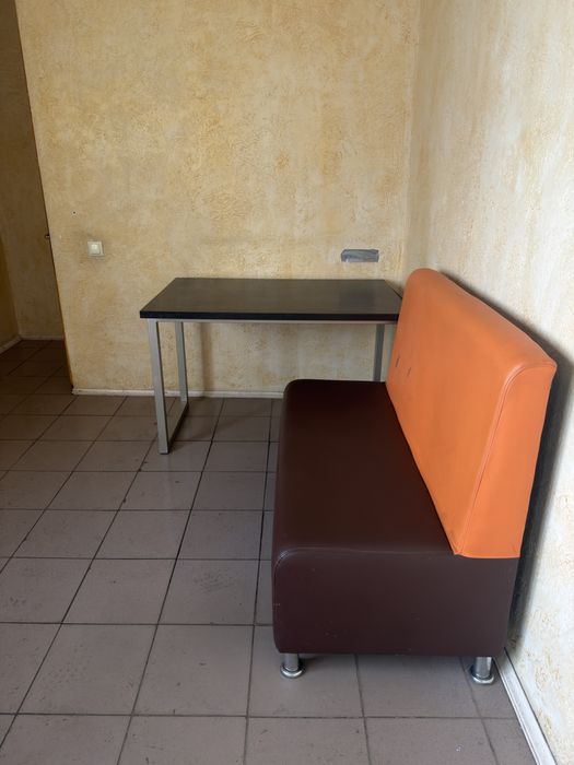 диван і кухонний стіл мебель для кухні