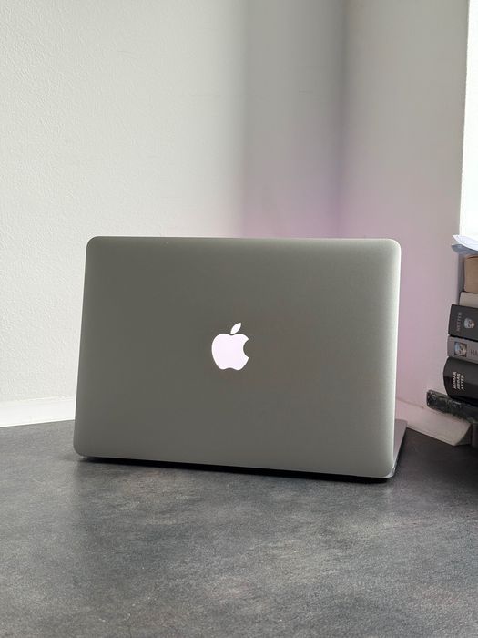 Laptop MacBook Air 13” 2017  i5 / 8GB / 128GB SSD / + ładowarka