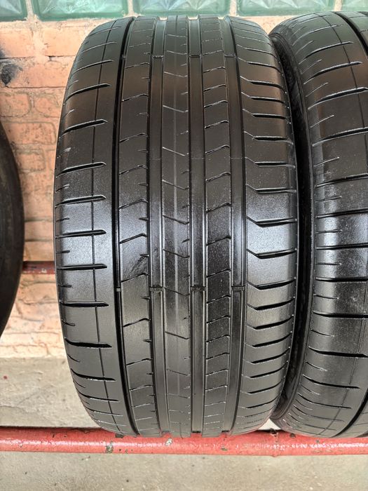 Пара літніх шин 285/40R21 Pirelli P Zero