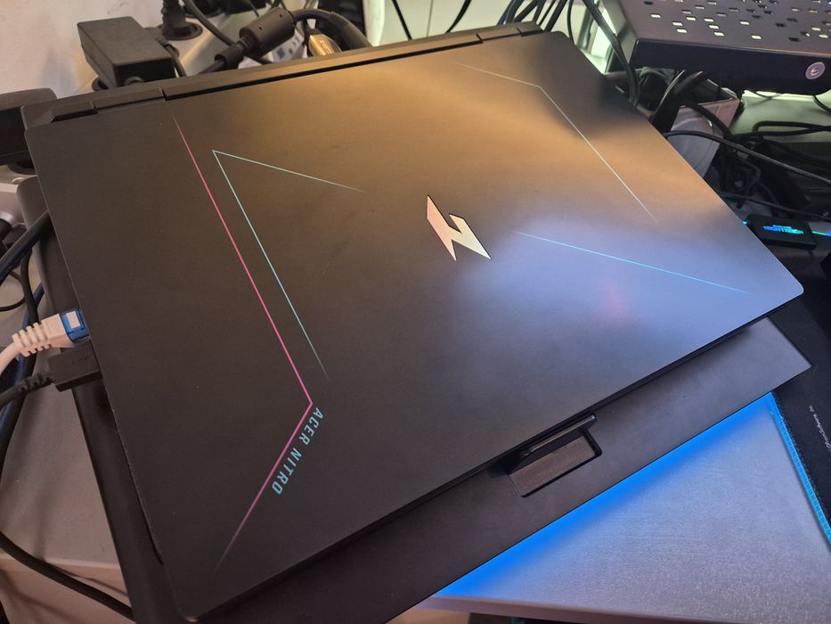 Nitro 16 AN16-41-R28B 16" 165Hz R7 7840HS 32GB RAM 1TB Dysk SSD RTX4070 Win11