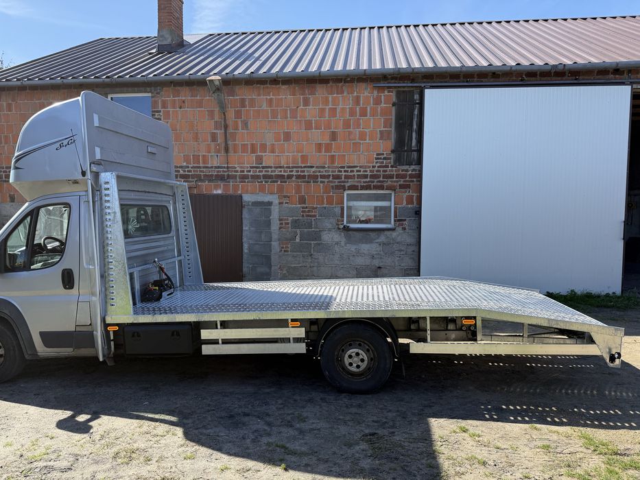 Renault Master zabudowa autolaweta najazd pomoc drogowa transport