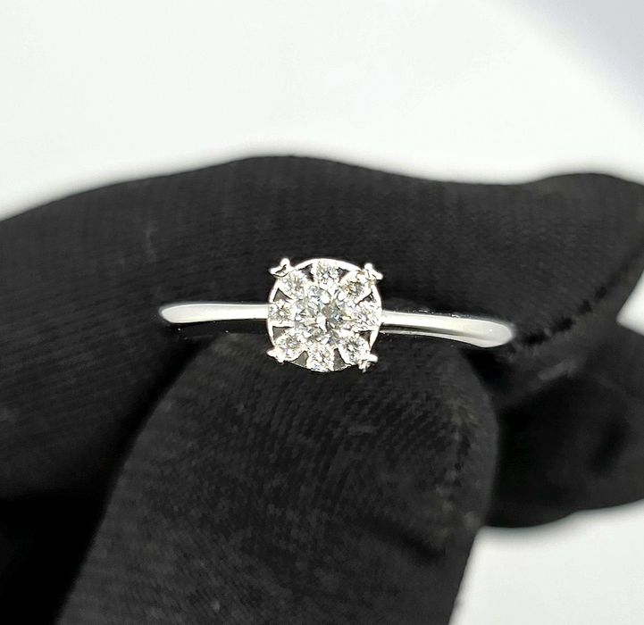 Продам кольцо с бриллиантами 0.17 карат